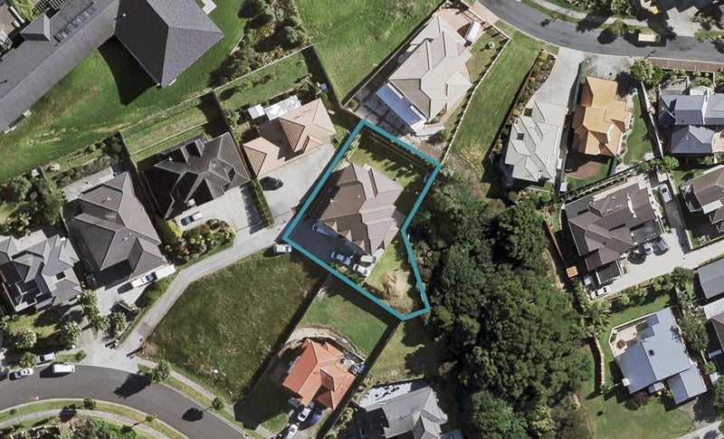 21 Fairchild Avenue, Goodwood Heights, Auckland - Carousel 1