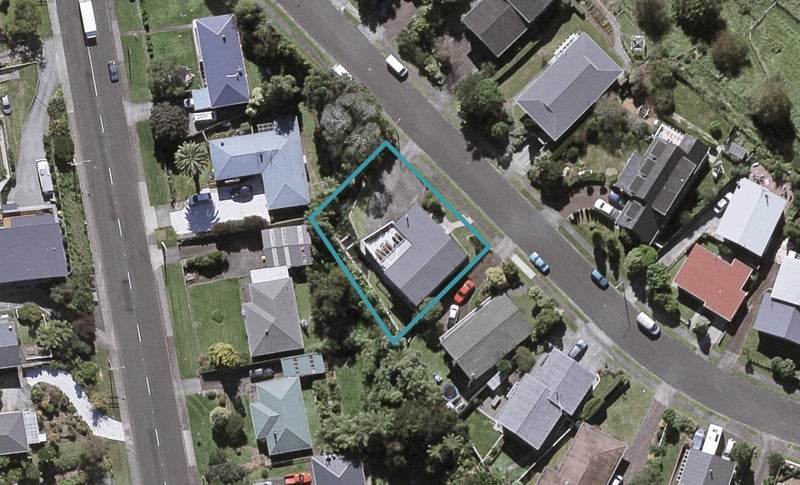 10 Montana Place, Merrilands, New Plymouth - Carousel 1