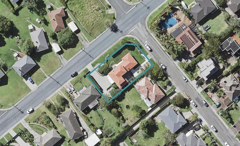 31 Montgomery Avenue, Belmont, Auckland - Carousel 1