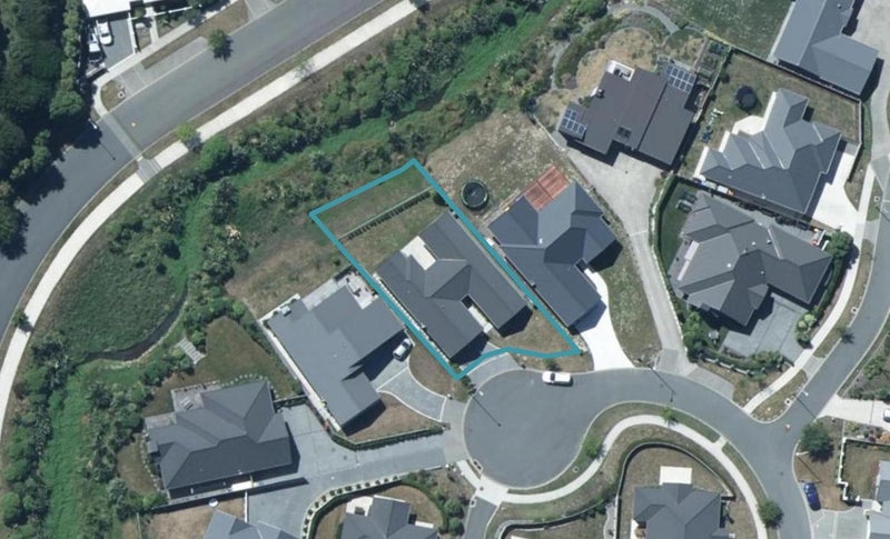 28 Leadline Place, Whitby, Porirua - Carousel 1