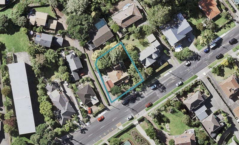 42 Uxbridge Road, Mellons Bay, Auckland - Carousel 1