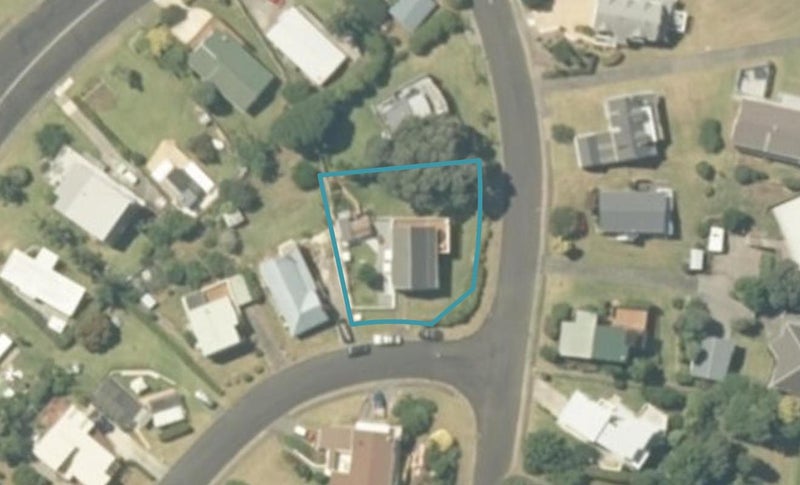 104 Russell Bruce Place, Onemana, Whangamatā - Carousel 1