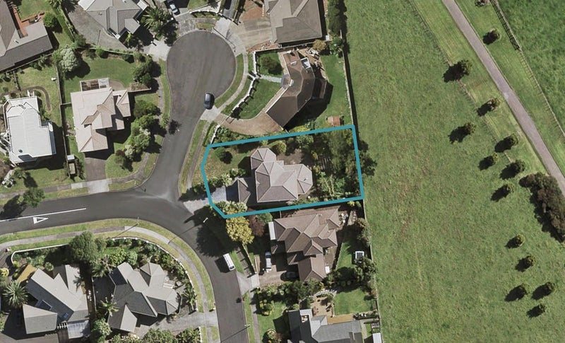6 Capistrano Mews, Goodwood Heights, Auckland - Carousel 1