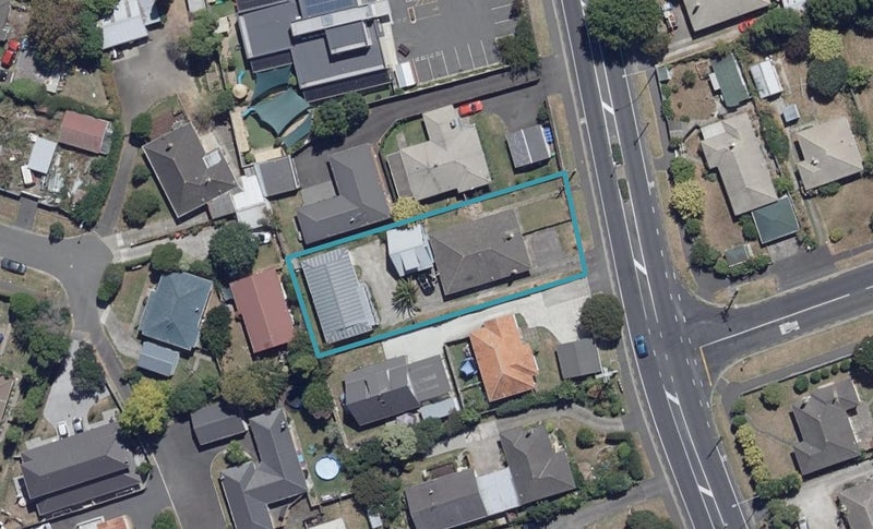 351B Peachgrove Road, Fairfield, Hamilton - Carousel 1