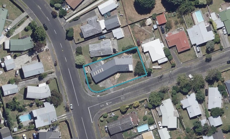 1 Thorpe Street, Fairview Downs, Hamilton - Carousel 1