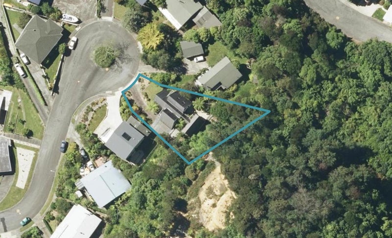35 Seaview Crescent, Picton, Picton - Carousel 1