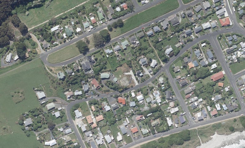 21A Queen Street, Brighton, Dunedin - Carousel 1