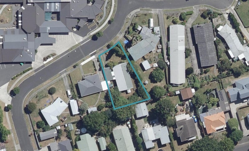 21 Patricia Avenue, Hamilton East, Hamilton - Carousel 1
