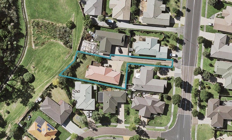 42 Huntington Drive, Huntington Park, Auckland - Carousel 1