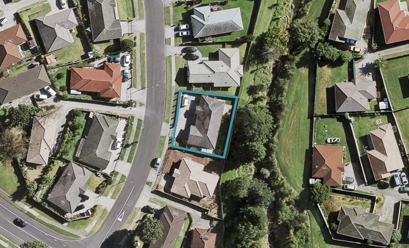 66 Castlefinn Drive, Weymouth, Auckland - Carousel 1
