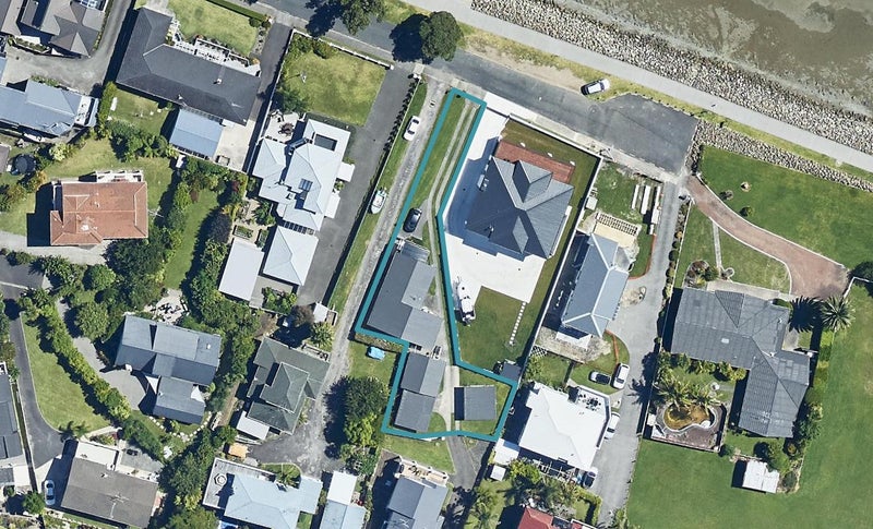 13A Beach Road, Otumoetai, Tauranga - Carousel 1