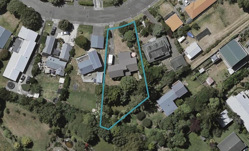 6 Victor Grove, Waikanae Beach, Waikanae - Carousel 1