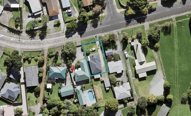 36 Taikata Road, Te Atatu Peninsula, Auckland - Carousel 1