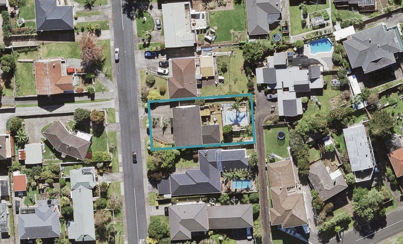 7 Manhattan Heights, Glendene, Auckland - Carousel 1