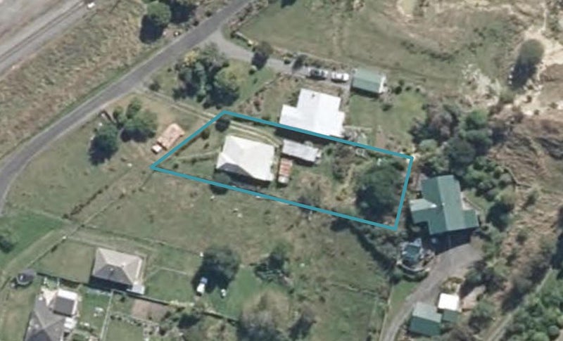 12 Station Road, Hunterville - Carousel 1