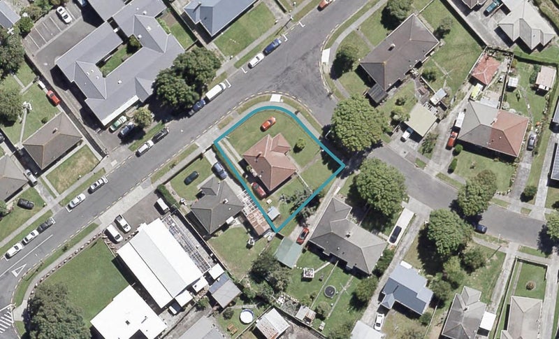 2 Chapman Crescent, Naenae, Lower Hutt - Carousel 1