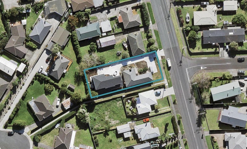 612 Te Atatu Road, Te Atatu Peninsula, Auckland - Carousel 1