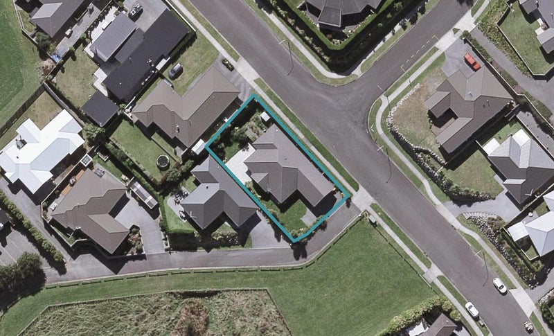 32 Ainslee Street, Highlands Park, New Plymouth - Carousel 1