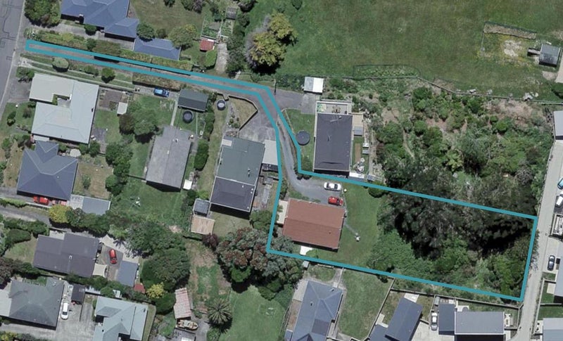 2/18A Robert Street, Newlands, Wellington - Carousel 1
