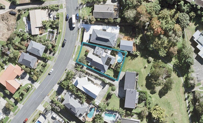 158 Stapleford Crescent, Browns Bay, Auckland - Carousel 1