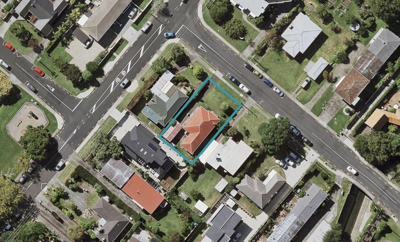 20 Waterloo Road, Milford, Auckland - Carousel 1