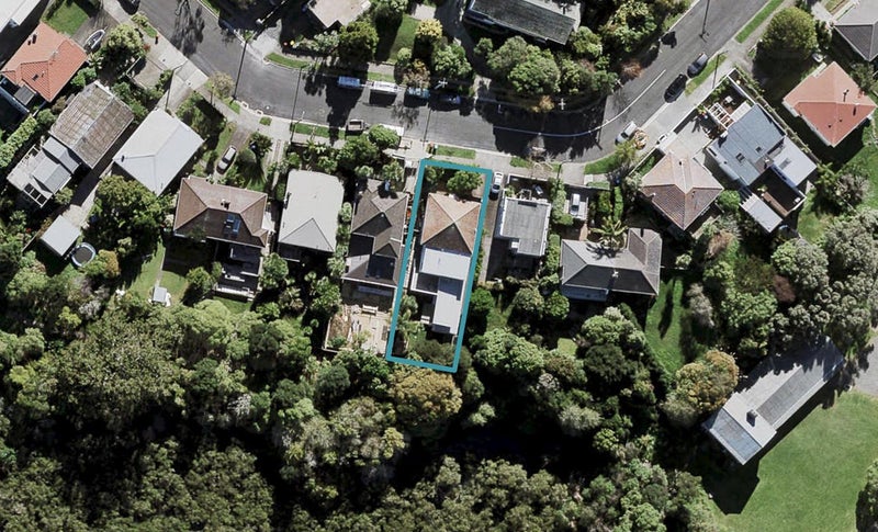 30 Westmere Crescent, Westmere, Auckland - Carousel 1
