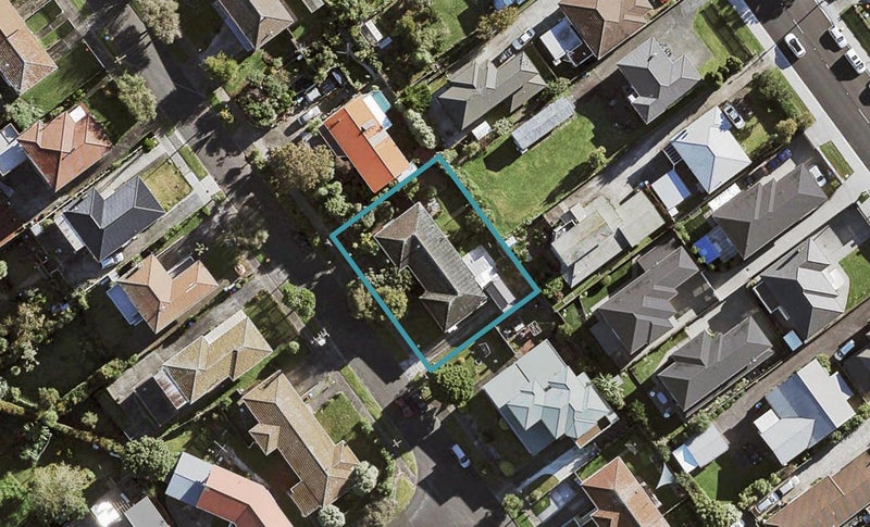2/8 Mersey Place, New Windsor, Auckland - Carousel 1