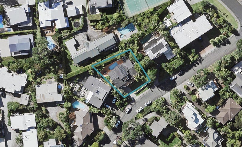 3 Parr Terrace, Castor Bay, Auckland - Carousel 1
