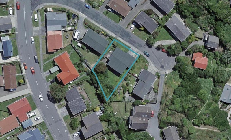 6 Tralee Place, Johnsonville, Wellington - Carousel 1