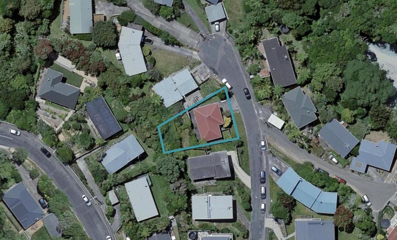 13 Alwyn Place, Newlands, Wellington - Carousel 1