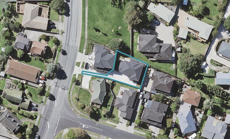 68A Botany Road, Botany Downs, Auckland - Carousel 1