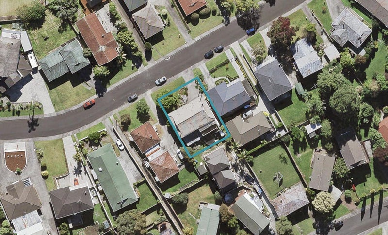 15 Jenelin Road, Glendene, Auckland - Carousel 1