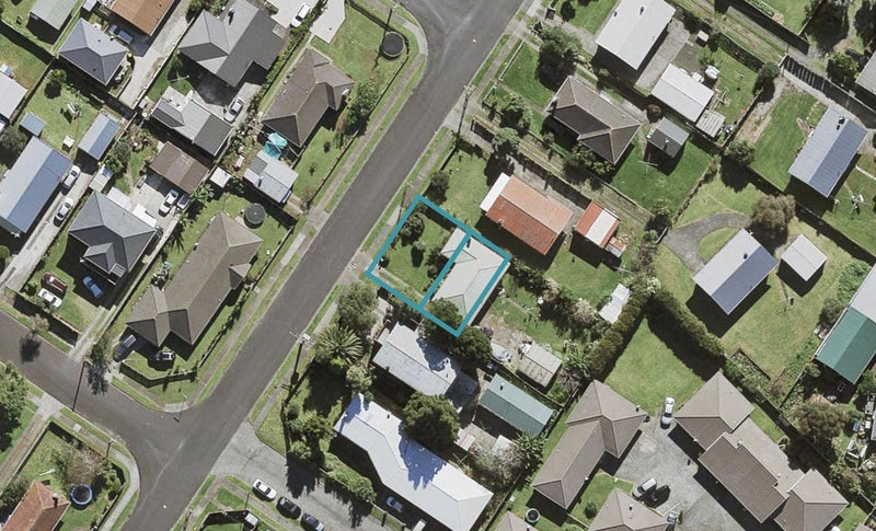 13A Von Sturmer Street, Mangere East, Auckland - Carousel 1