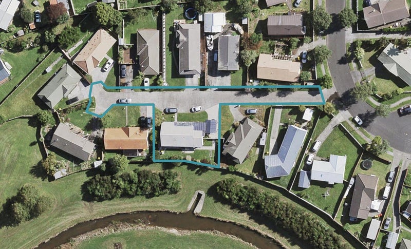 19 Horlicks Place, Randwick Park, Auckland - Carousel 1