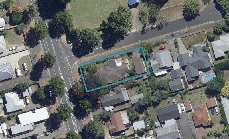 2 Findlay Street, Hamilton East, Hamilton - Carousel 1