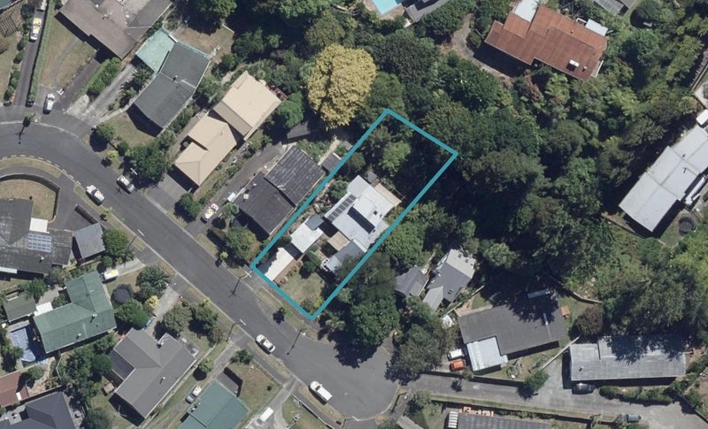 17 Carlson Crescent, Silverdale, Hamilton - Carousel 1