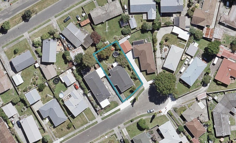 17 Harvard Grove, Totara Park, Upper Hutt - Carousel 1