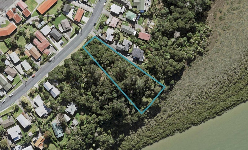 137 Colwill Road, Massey, Auckland - Carousel 1