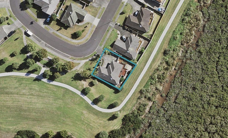 22 Sandwick Drive, Weymouth, Auckland - Carousel 1