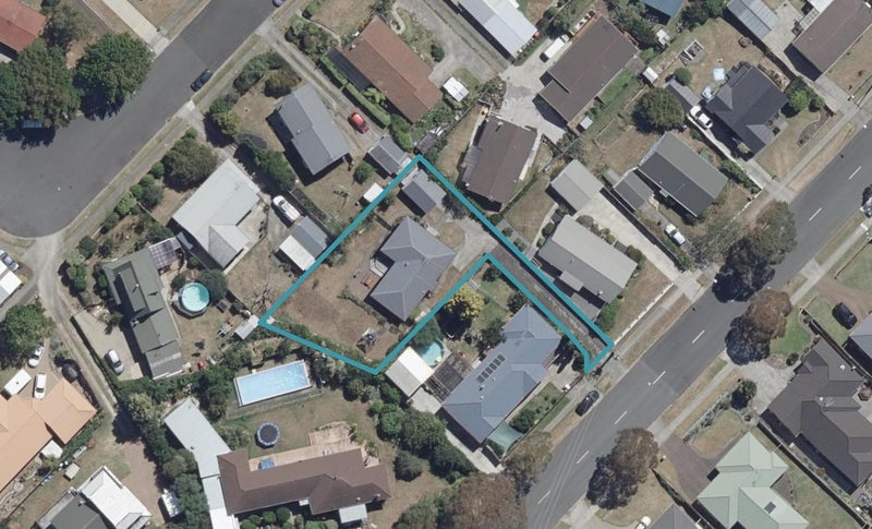22 Dixon Road, Fitzroy, Hamilton - Carousel 1