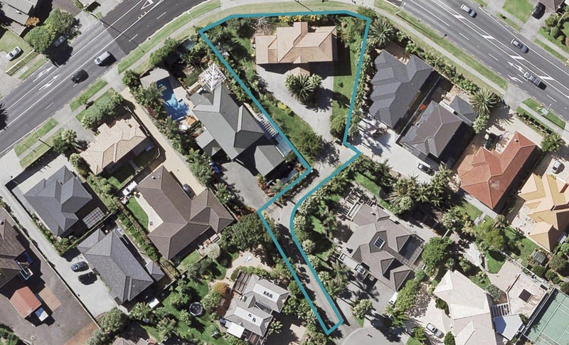 17 The Mews, Shamrock Park, Auckland - Carousel 1