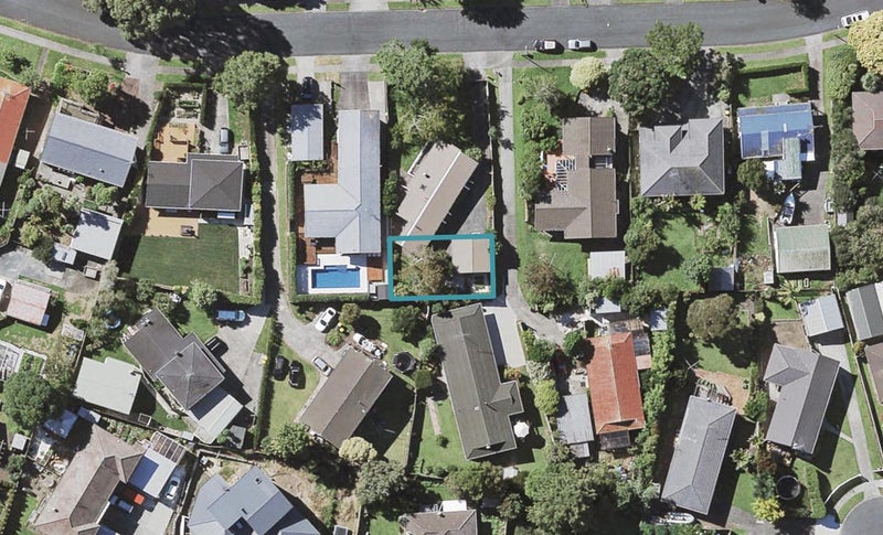 13D La Perouse Street, Botany Downs, Auckland - Carousel 1