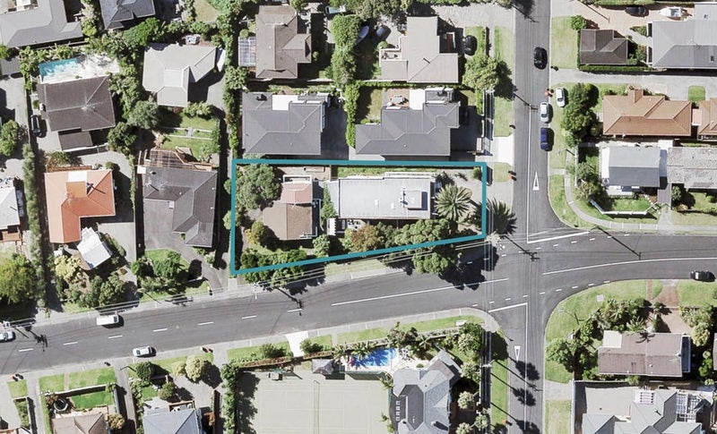 1/2 Rothesay Bay Road, Rothesay Bay, Auckland - Carousel 1