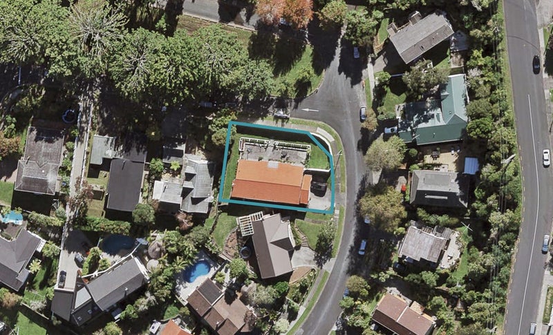 9 Holyoake Place, Chatswood, Auckland - Carousel 1