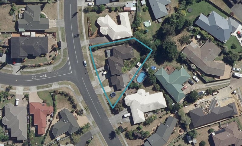 225 Grandview Road, Western Heights, Hamilton - Carousel 1