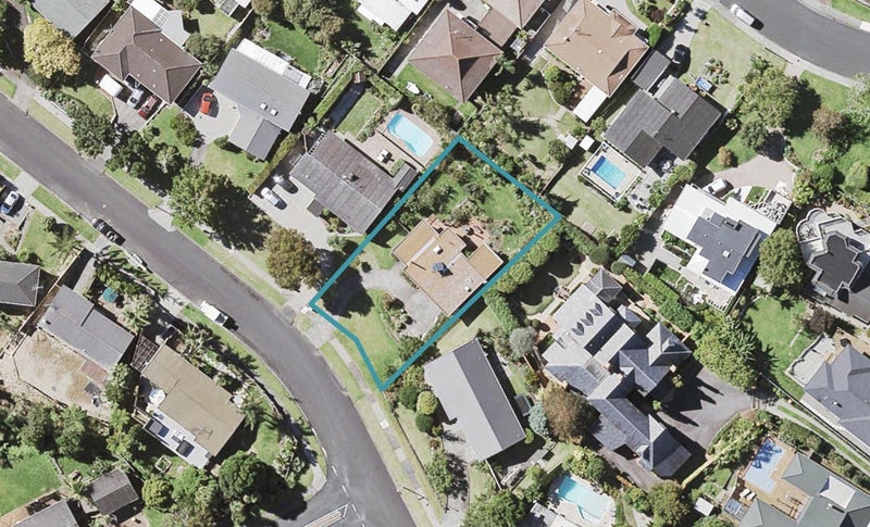 9 Cheriton Road, Mellons Bay, Auckland - Carousel 1