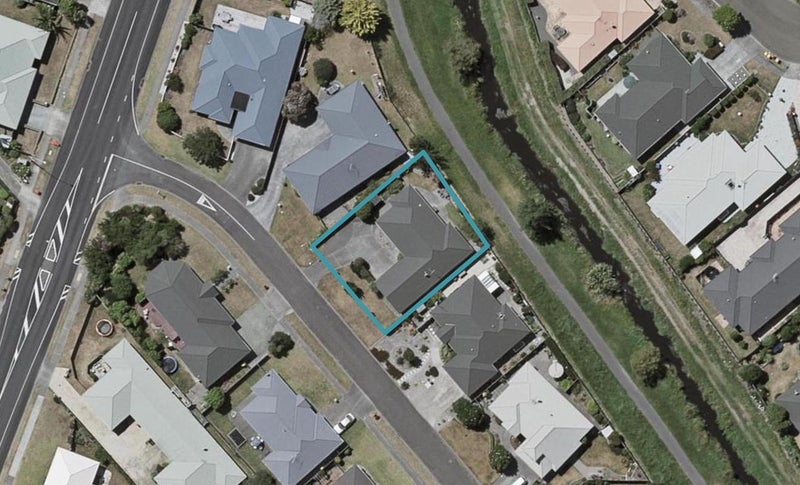 5 Aburoc Place, Paraparaumu Beach, Paraparaumu - Carousel 1