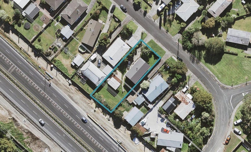 29 Huruhuru Road, Massey, Auckland - Carousel 1