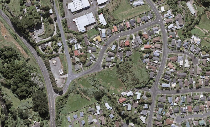 2 Puketotara Street, Highlands Park, New Plymouth - Carousel 1