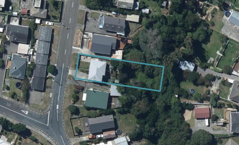 4 Herewini Street, Titahi Bay, Porirua - Carousel 1